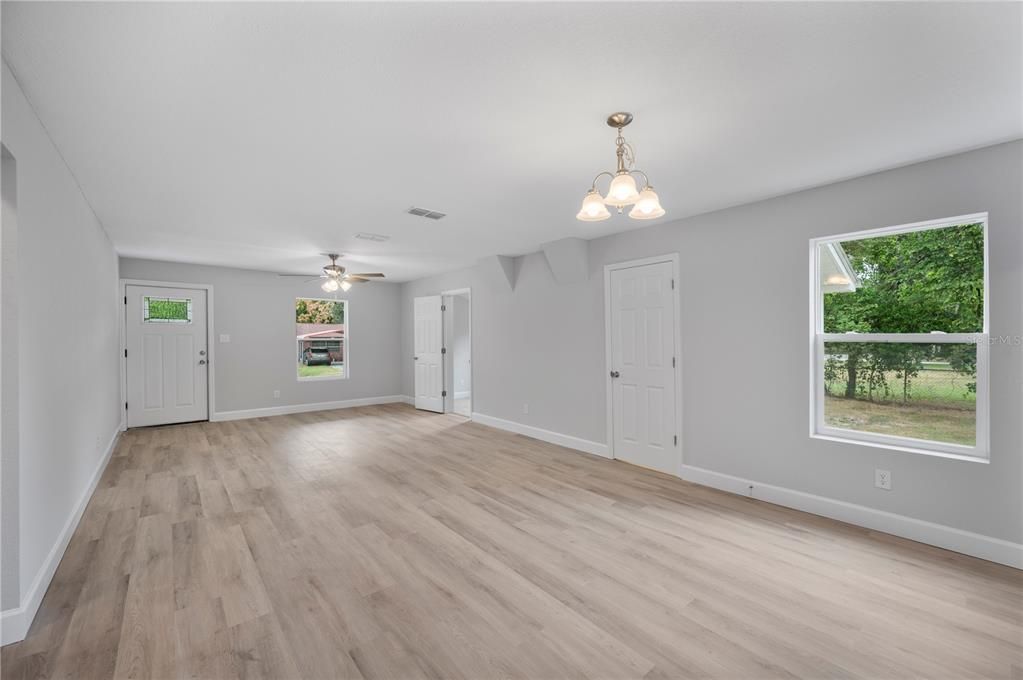 待售: $289,950 (3 贝兹, 2 浴室, 1414 平方英尺)