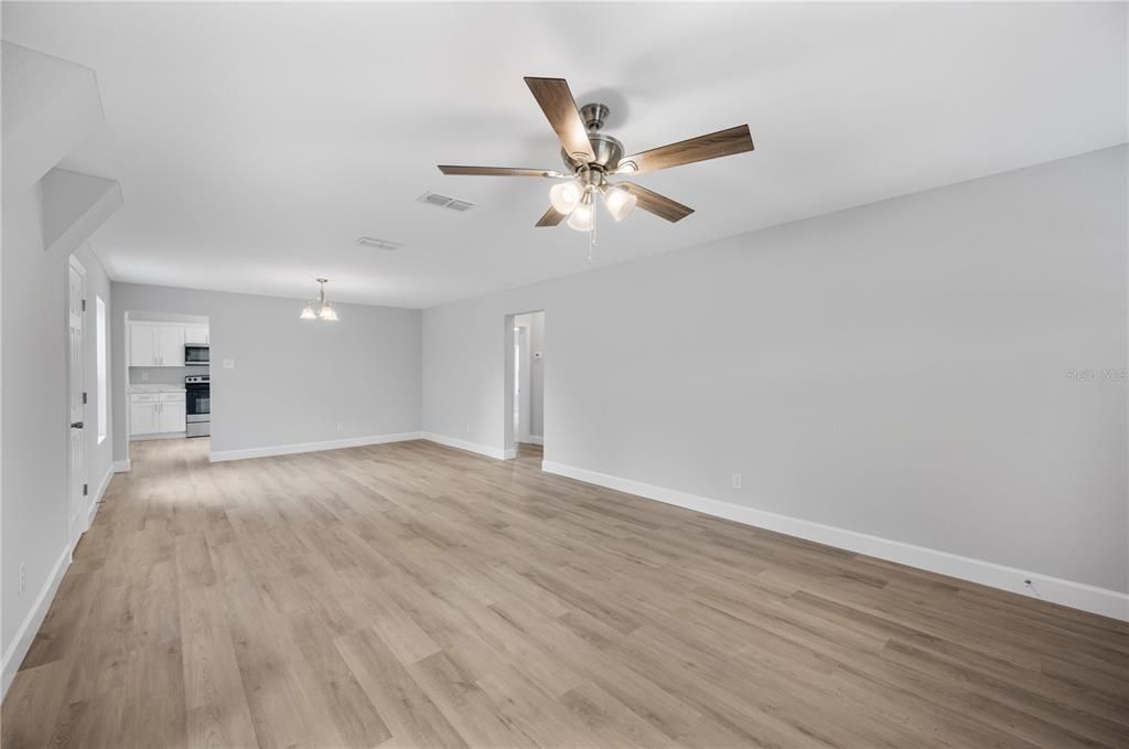 待售: $289,950 (3 贝兹, 2 浴室, 1414 平方英尺)