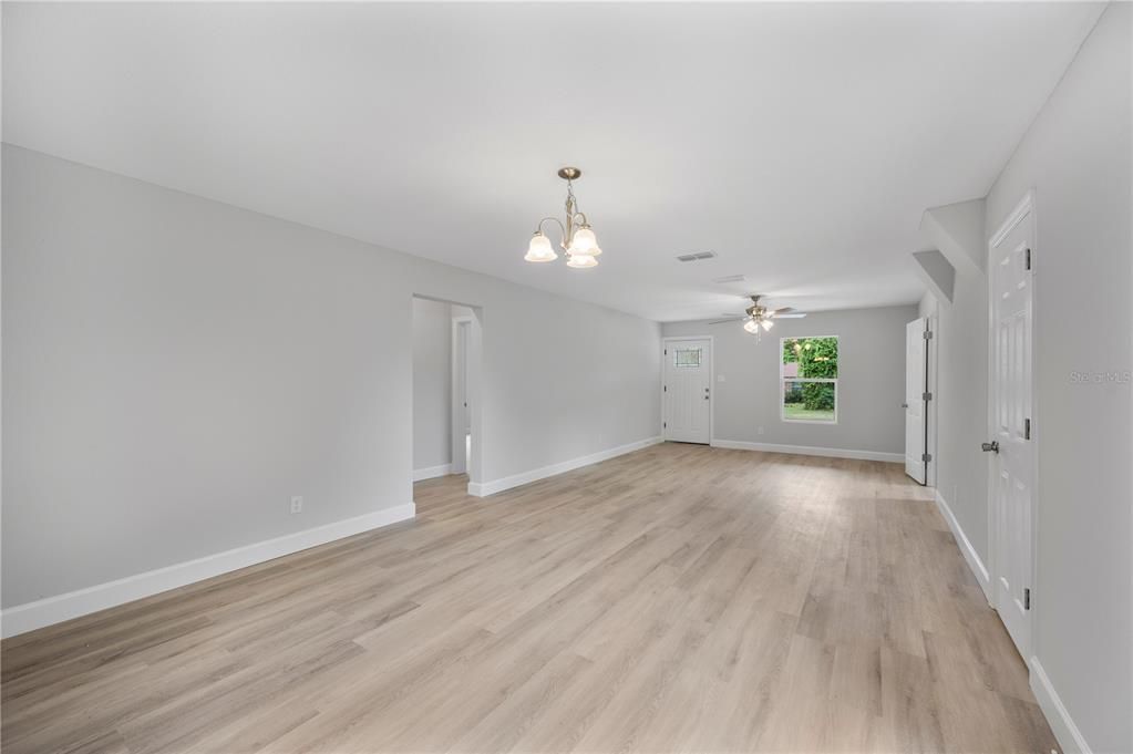 待售: $289,950 (3 贝兹, 2 浴室, 1414 平方英尺)