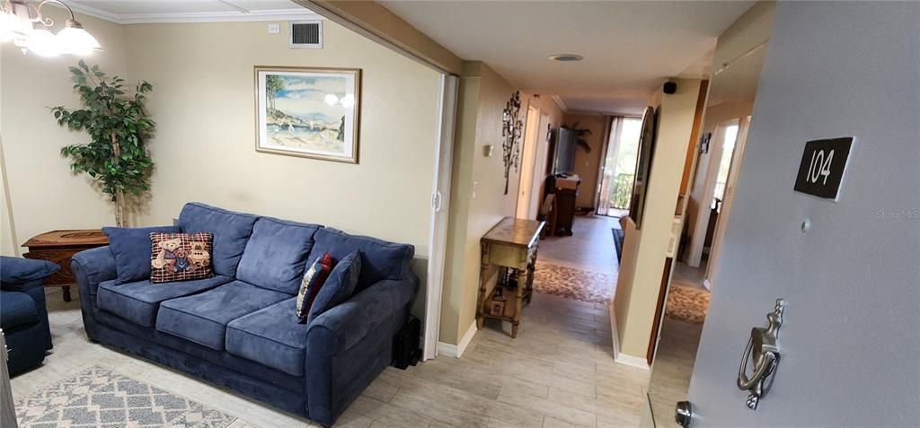 待售: $180,000 (2 贝兹, 1 浴室, 1037 平方英尺)