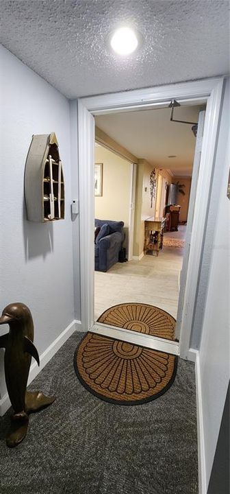 待售: $180,000 (2 贝兹, 1 浴室, 1037 平方英尺)