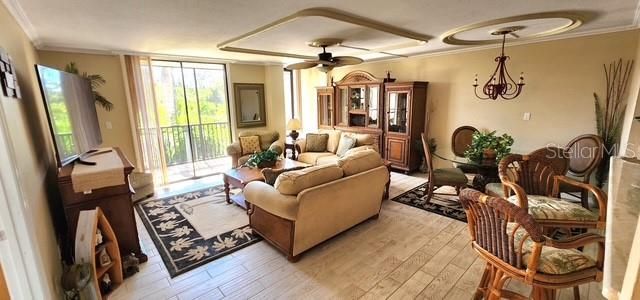 待售: $180,000 (2 贝兹, 1 浴室, 1037 平方英尺)