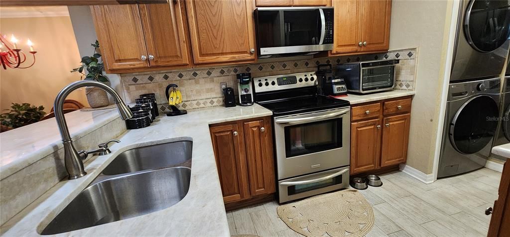 待售: $180,000 (2 贝兹, 1 浴室, 1037 平方英尺)