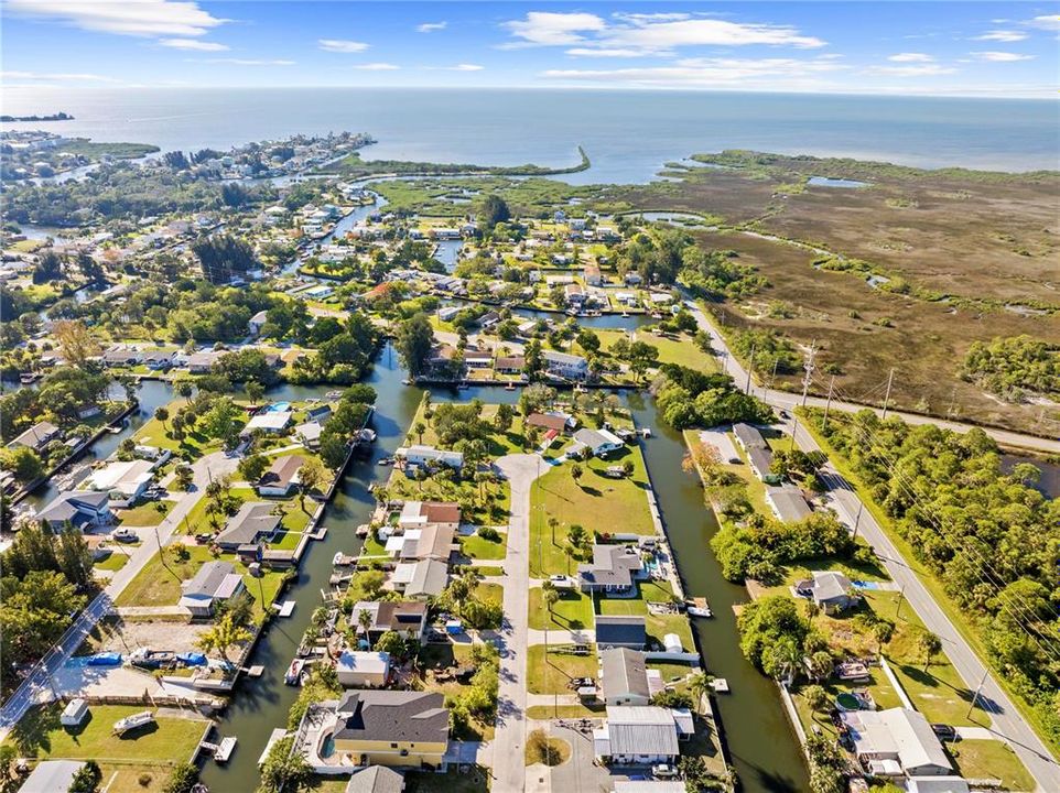 На продажу: $95,000 (0.11 acres)