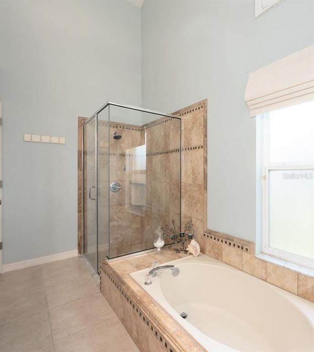 待售: $525,000 (3 贝兹, 2 浴室, 2068 平方英尺)