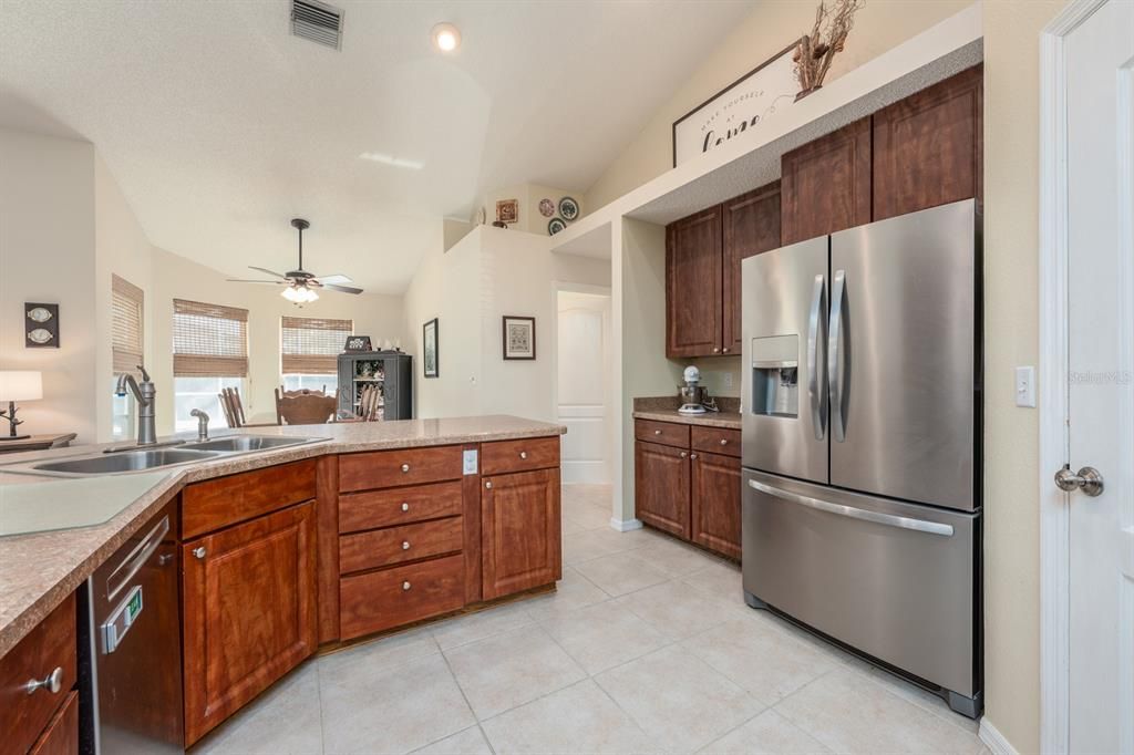 待售: $525,000 (3 贝兹, 2 浴室, 2068 平方英尺)