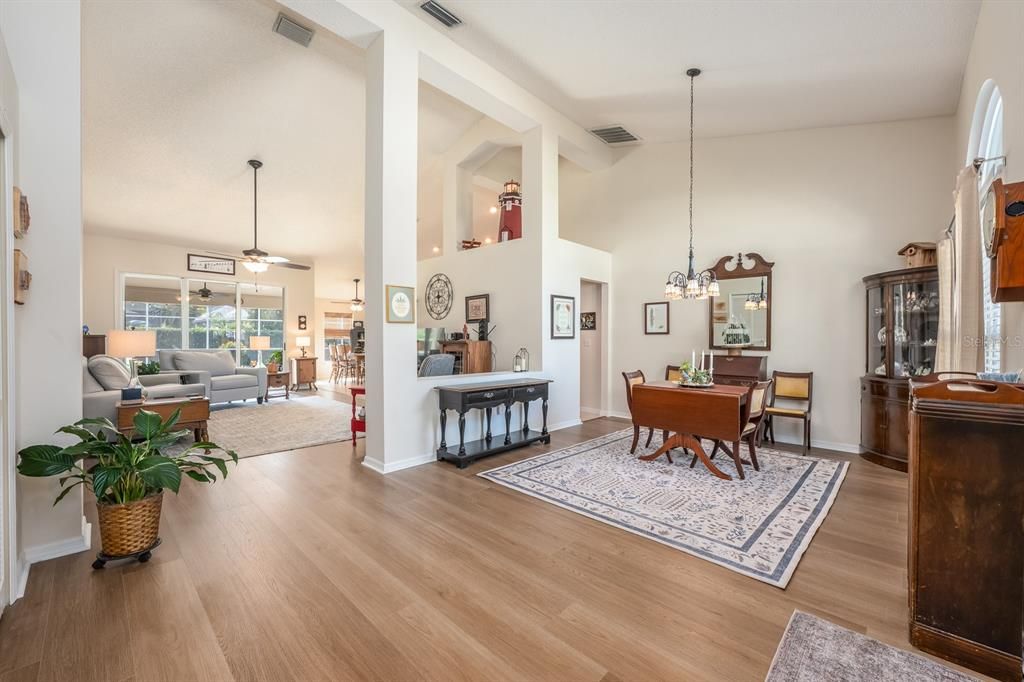 待售: $525,000 (3 贝兹, 2 浴室, 2068 平方英尺)