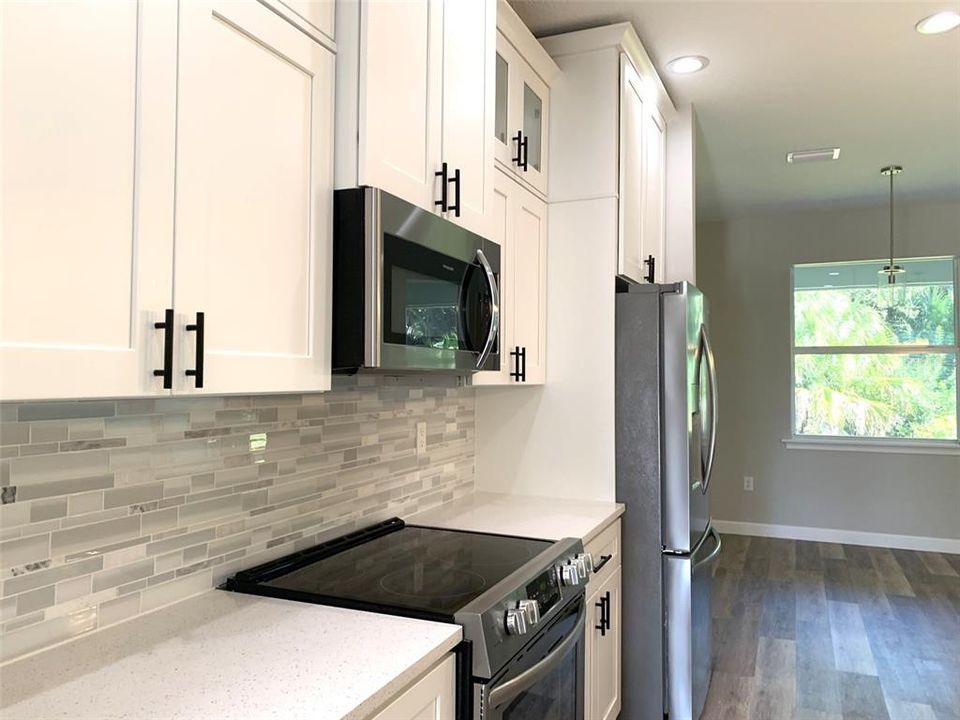 For Rent: $1,899 (3 beds, 2 baths, 1613 Square Feet)