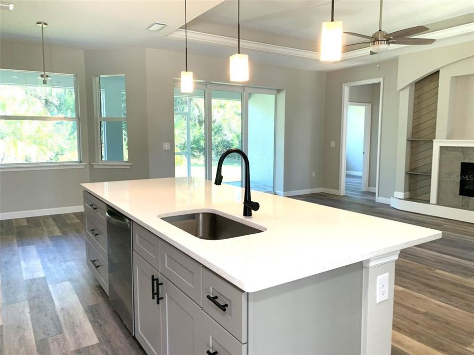 For Rent: $1,899 (3 beds, 2 baths, 1613 Square Feet)