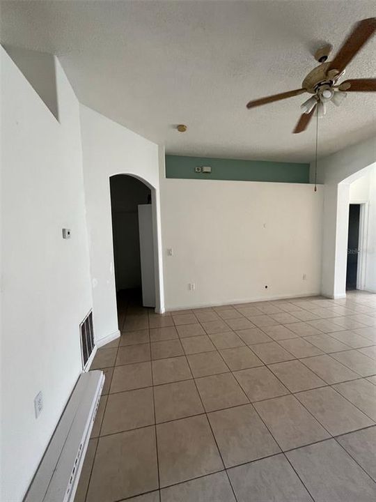 For Rent: $1,950 (3 beds, 2 baths, 1246 Square Feet)