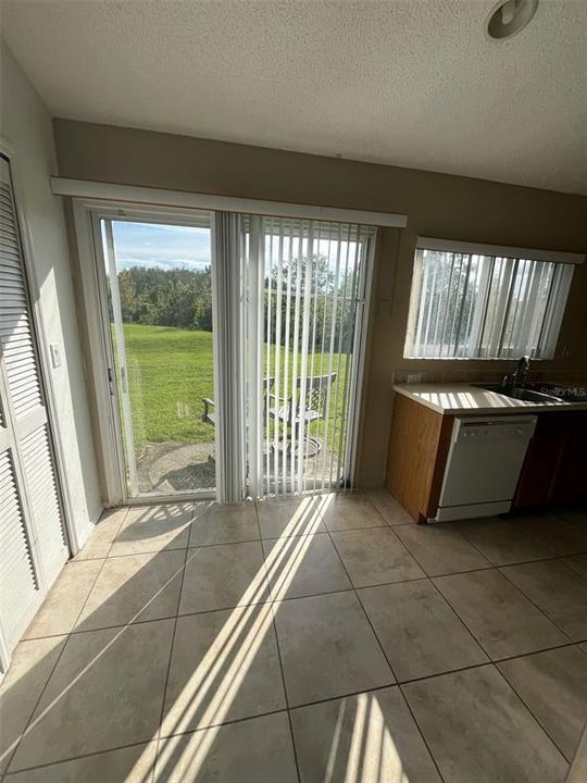 For Rent: $1,950 (3 beds, 2 baths, 1246 Square Feet)