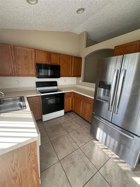 For Rent: $1,950 (3 beds, 2 baths, 1246 Square Feet)