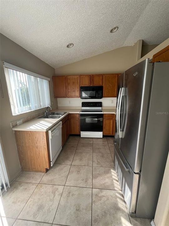 For Rent: $1,950 (3 beds, 2 baths, 1246 Square Feet)