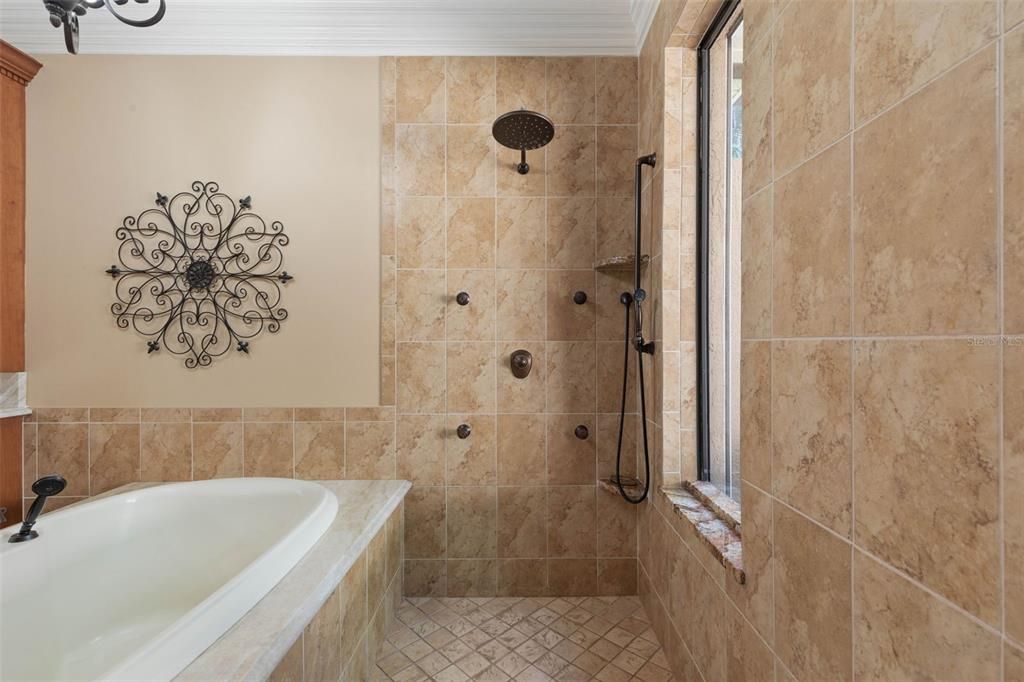 待售: $1,350,000 (4 贝兹, 5 浴室, 5104 平方英尺)