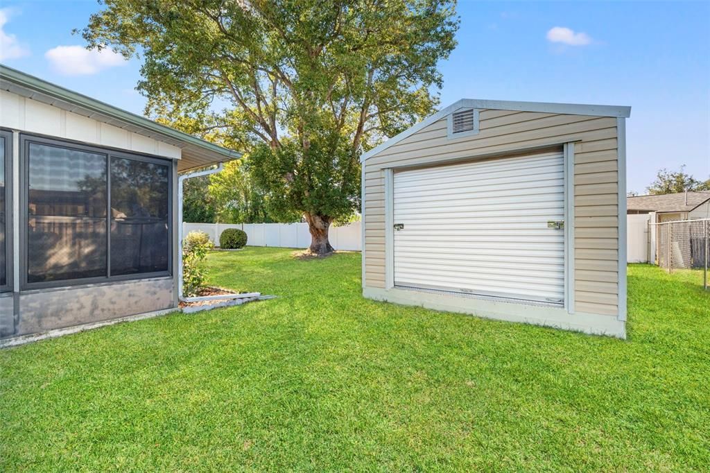 Active With Contract: $279,000 (2 beds, 2 baths, 1300 Square Feet)