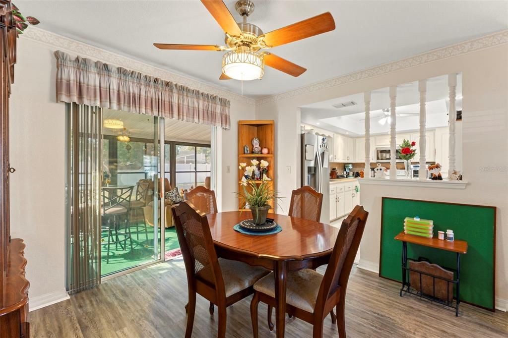 Active With Contract: $279,000 (2 beds, 2 baths, 1300 Square Feet)