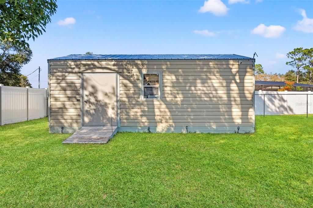 Active With Contract: $279,000 (2 beds, 2 baths, 1300 Square Feet)