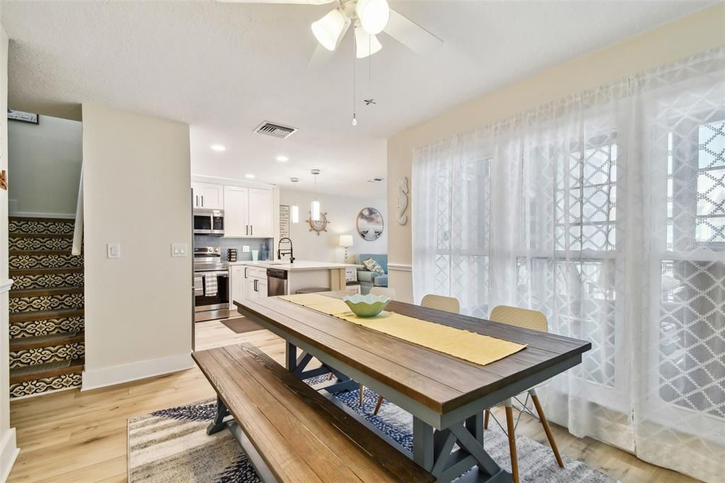 For Sale: $549,000 (2 beds, 2 baths, 1040 Square Feet)