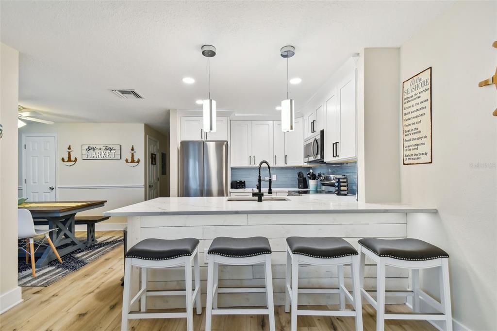 For Sale: $549,000 (2 beds, 2 baths, 1040 Square Feet)