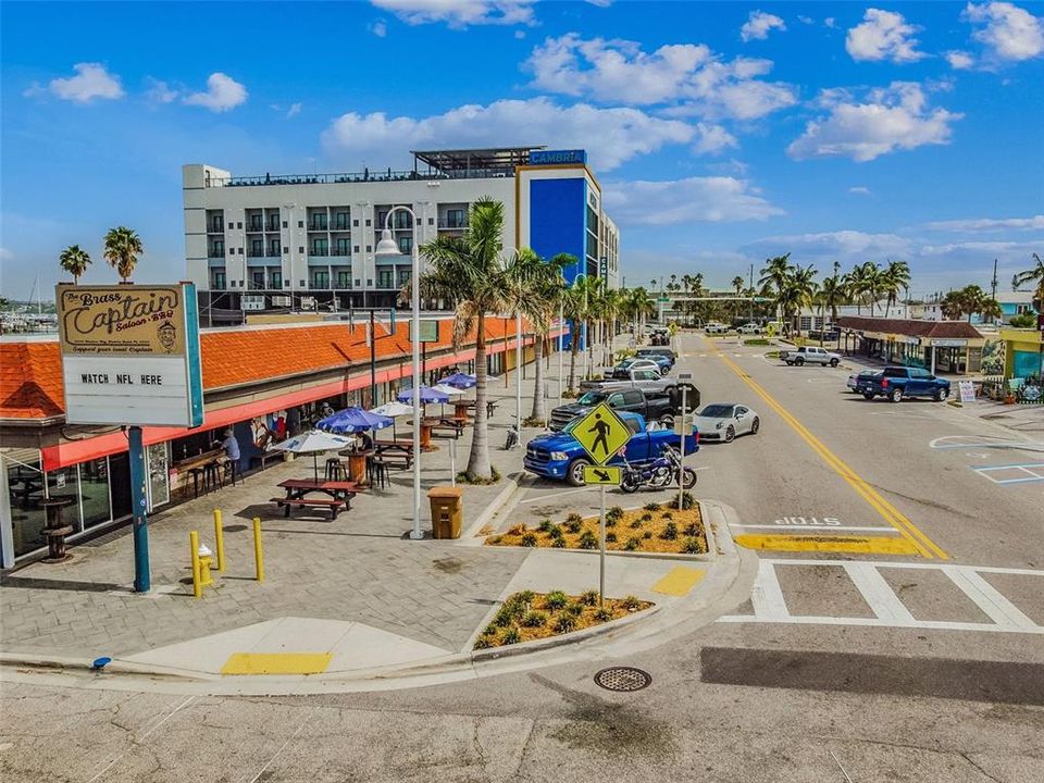 For Sale: $549,000 (2 beds, 2 baths, 1040 Square Feet)