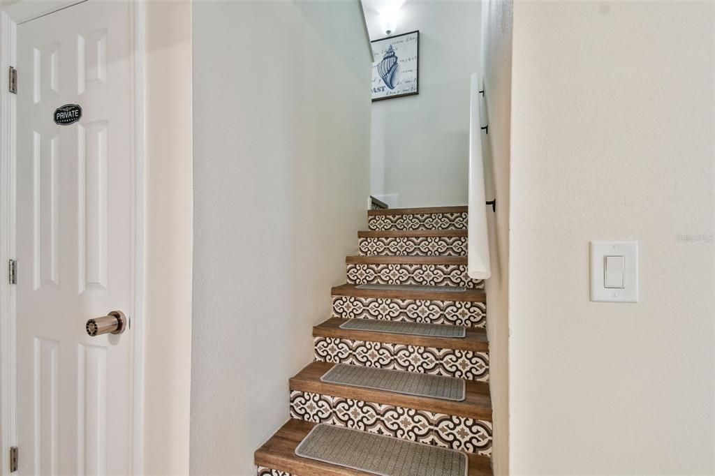 For Sale: $549,000 (2 beds, 2 baths, 1040 Square Feet)