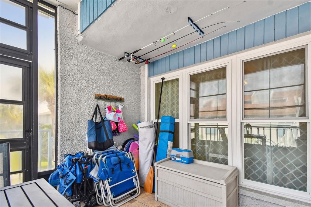 For Sale: $549,000 (2 beds, 2 baths, 1040 Square Feet)