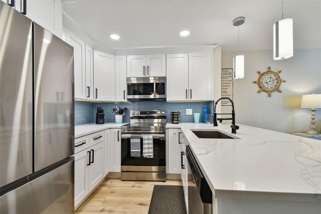 For Sale: $549,000 (2 beds, 2 baths, 1040 Square Feet)