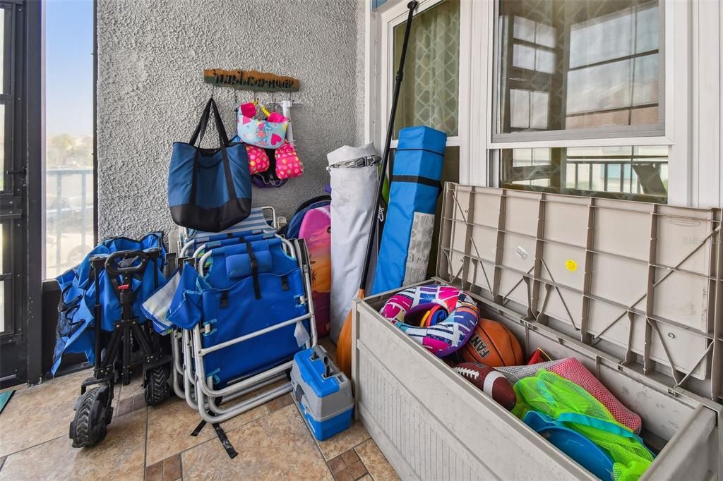 For Sale: $549,000 (2 beds, 2 baths, 1040 Square Feet)