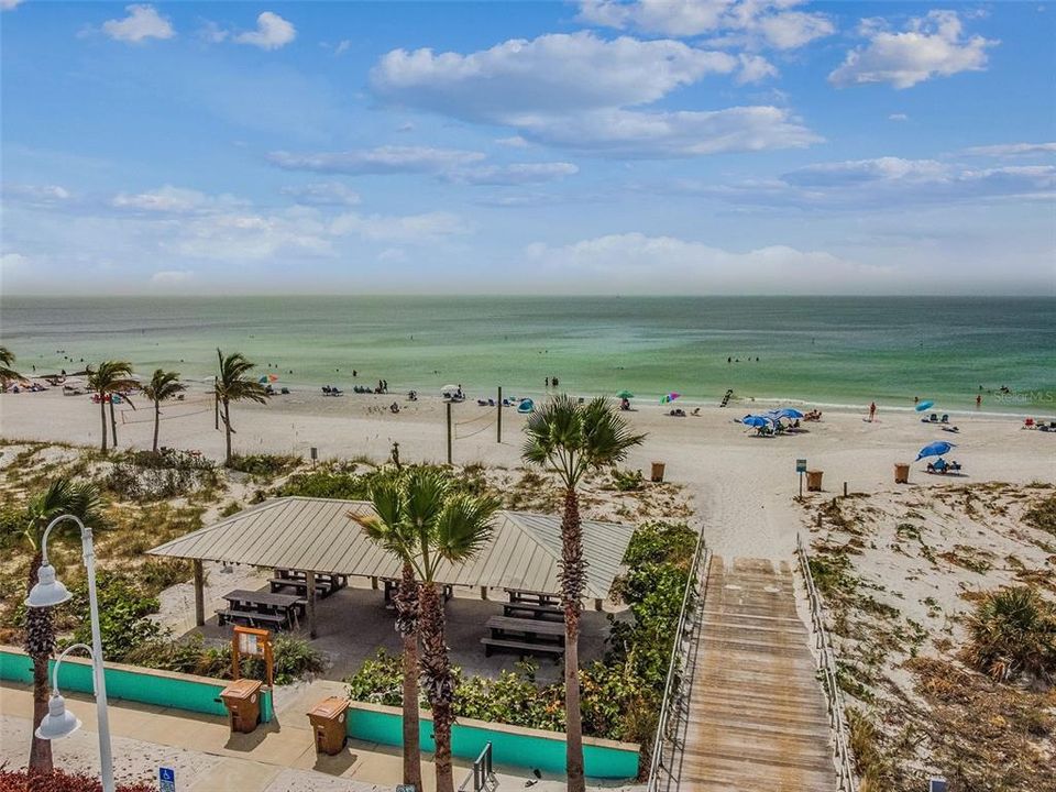 For Sale: $549,000 (2 beds, 2 baths, 1040 Square Feet)