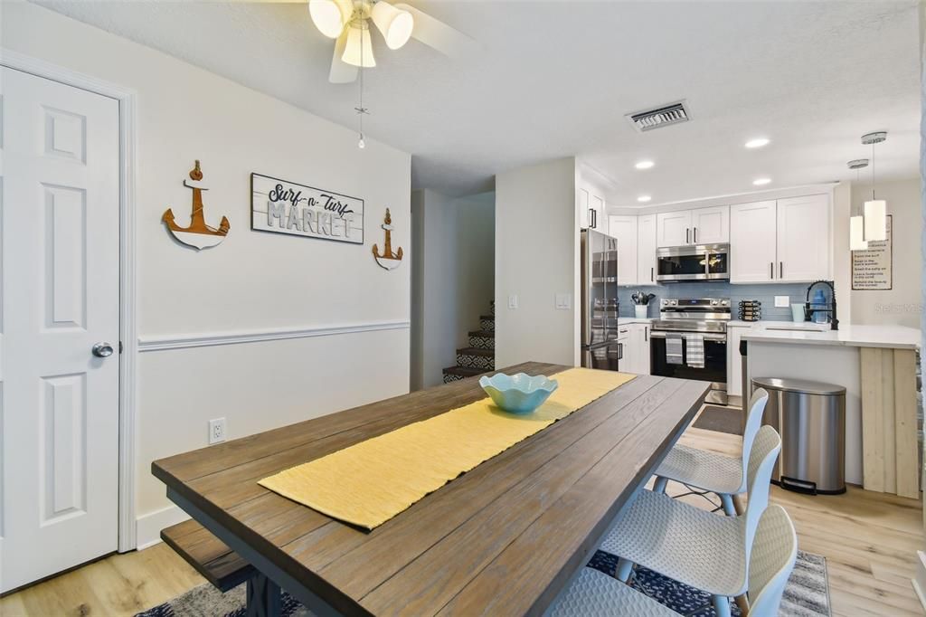 For Sale: $549,000 (2 beds, 2 baths, 1040 Square Feet)