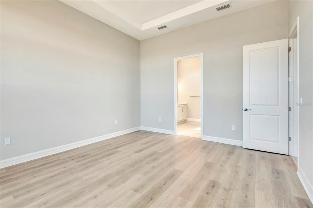 For Sale: $529,990 (3 beds, 2 baths, 1968 Square Feet)