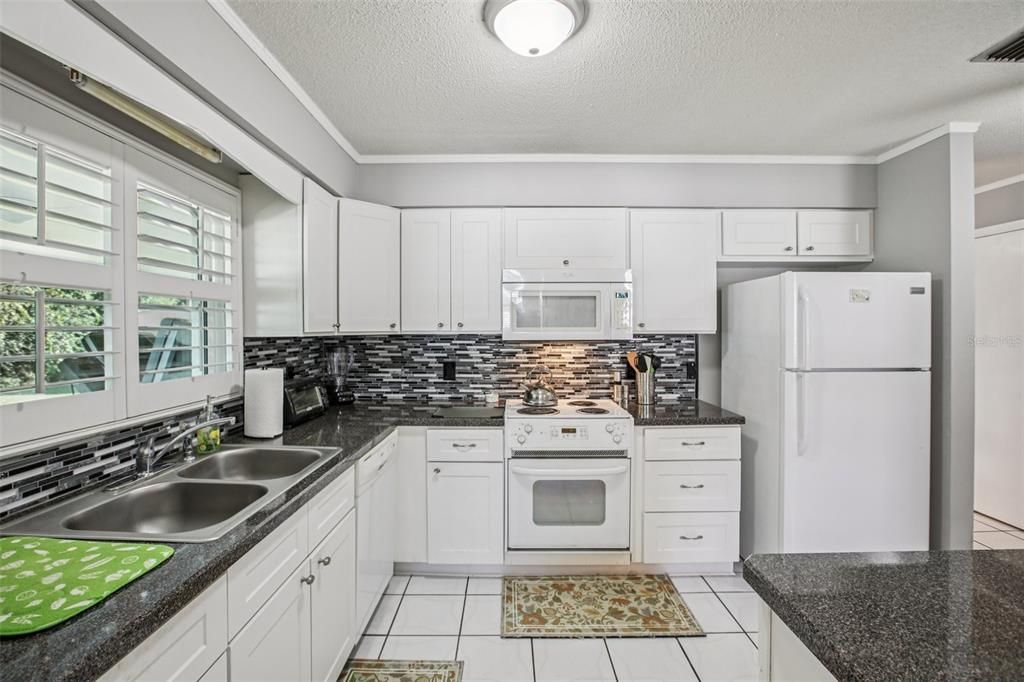 En Venta: $299,900 (3 camas, 2 baños, 1745 Pies cuadrados)