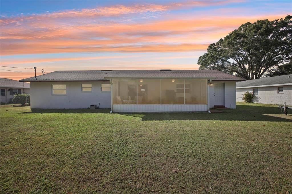 En Venta: $299,900 (3 camas, 2 baños, 1745 Pies cuadrados)