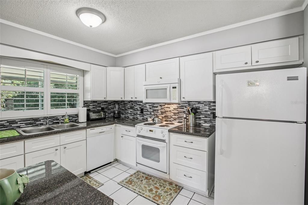 En Venta: $299,900 (3 camas, 2 baños, 1745 Pies cuadrados)