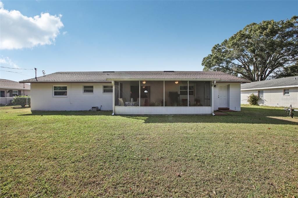 En Venta: $299,900 (3 camas, 2 baños, 1745 Pies cuadrados)