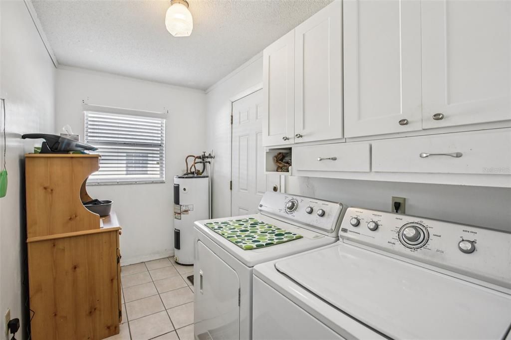 En Venta: $299,900 (3 camas, 2 baños, 1745 Pies cuadrados)