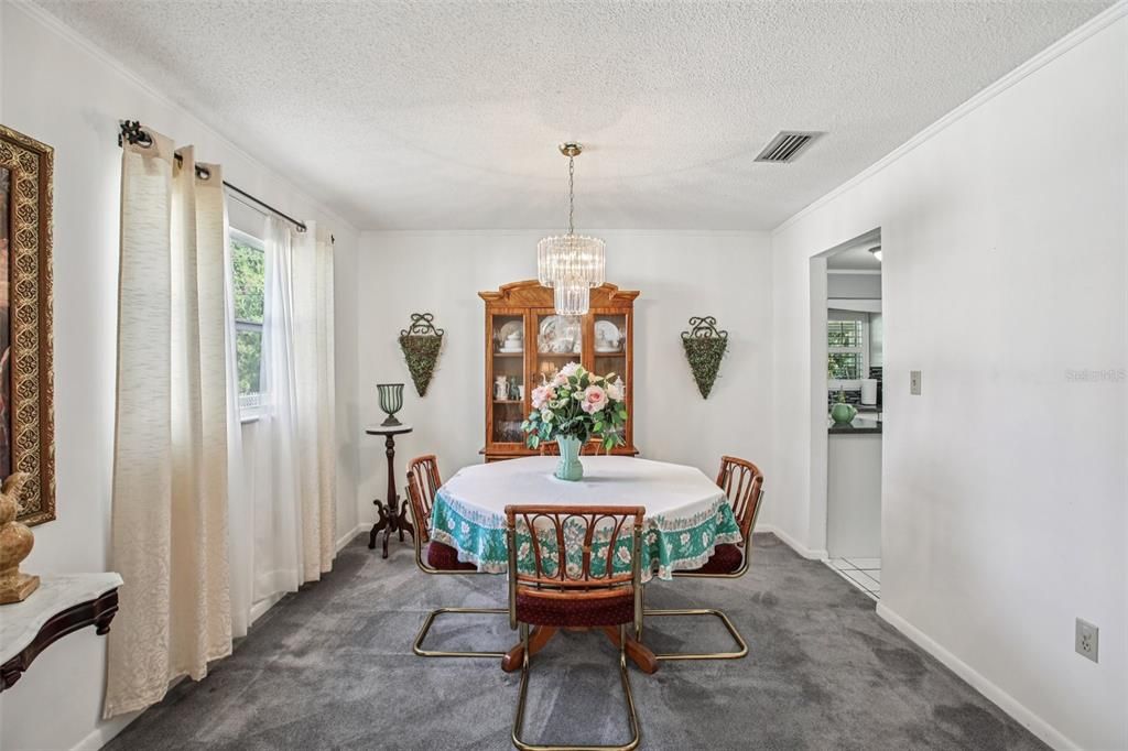 En Venta: $299,900 (3 camas, 2 baños, 1745 Pies cuadrados)