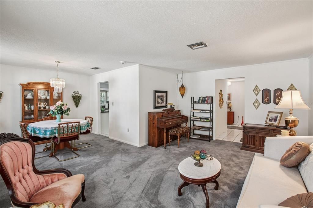 En Venta: $299,900 (3 camas, 2 baños, 1745 Pies cuadrados)