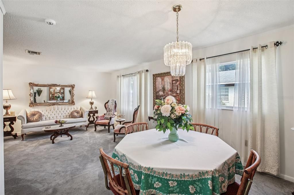 En Venta: $299,900 (3 camas, 2 baños, 1745 Pies cuadrados)