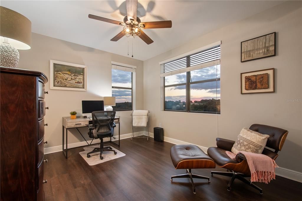 For Sale: $475,000 (3 beds, 3 baths, 1568 Square Feet)