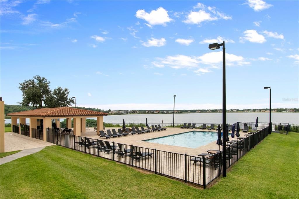 For Sale: $475,000 (3 beds, 3 baths, 1568 Square Feet)