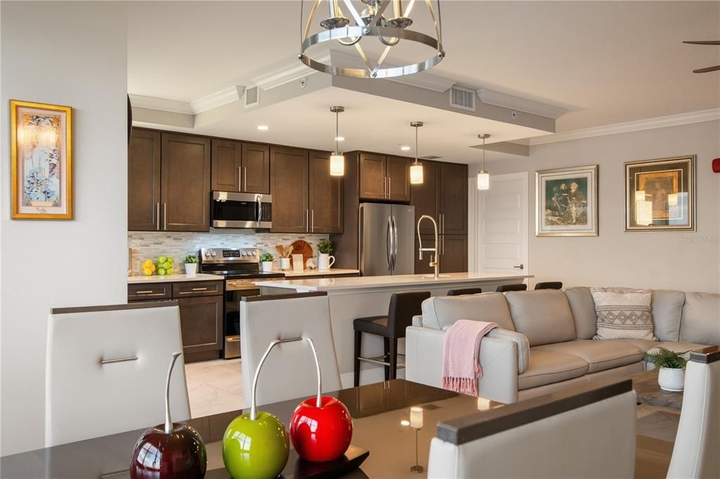 For Sale: $475,000 (3 beds, 3 baths, 1568 Square Feet)