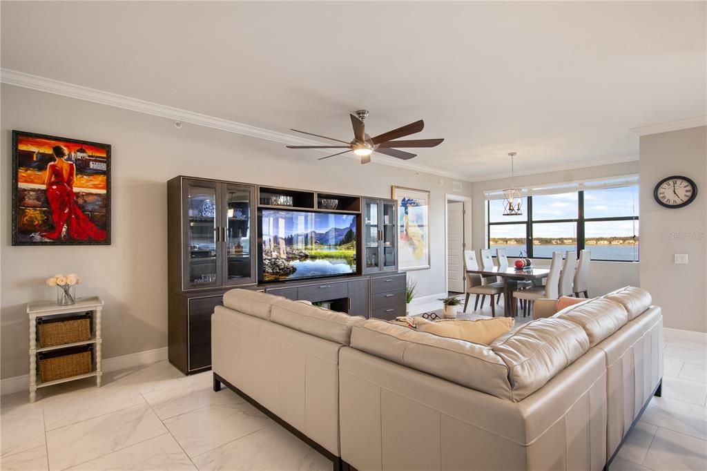 For Sale: $475,000 (3 beds, 3 baths, 1568 Square Feet)