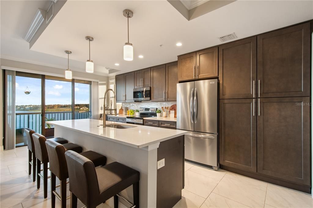 For Sale: $475,000 (3 beds, 3 baths, 1568 Square Feet)