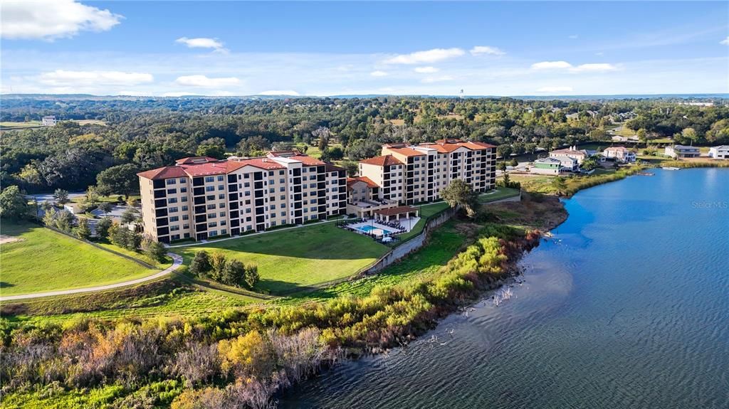 For Sale: $475,000 (3 beds, 3 baths, 1568 Square Feet)