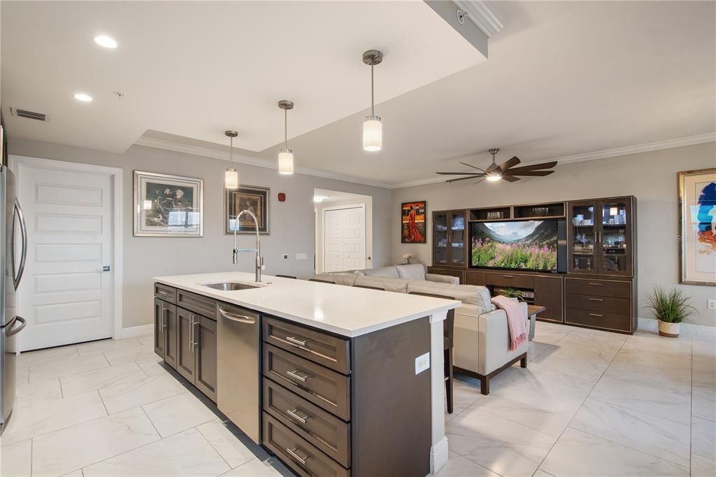 For Sale: $475,000 (3 beds, 3 baths, 1568 Square Feet)