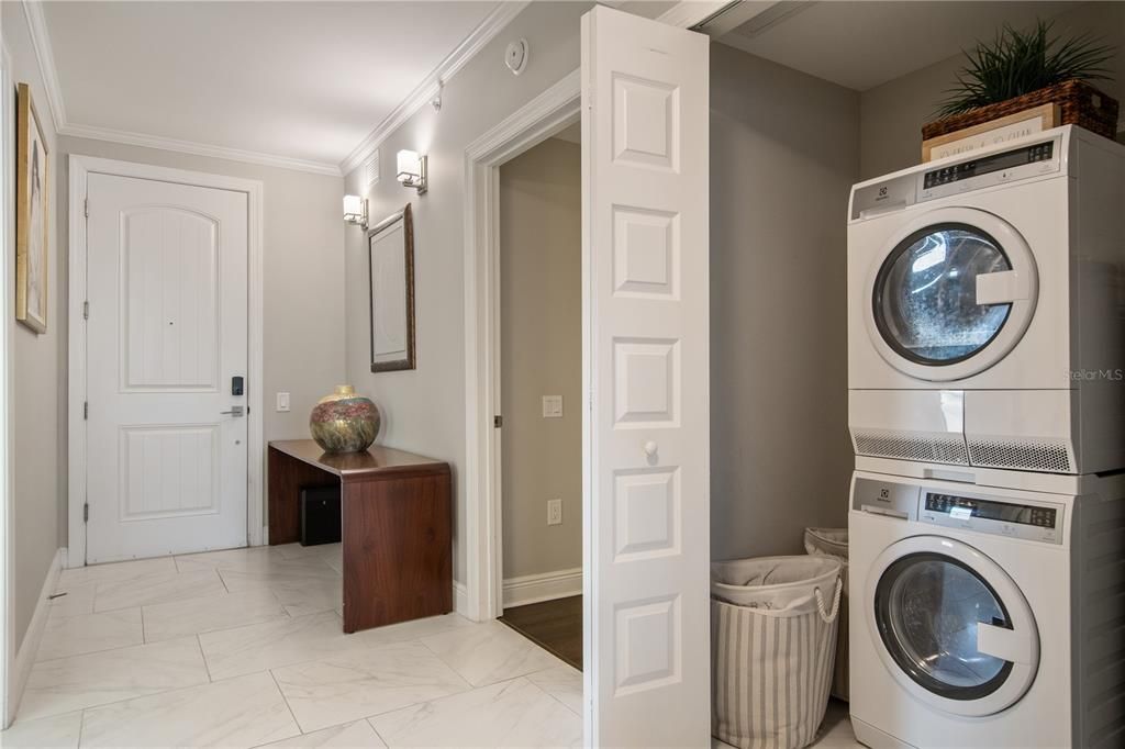 For Sale: $475,000 (3 beds, 3 baths, 1568 Square Feet)