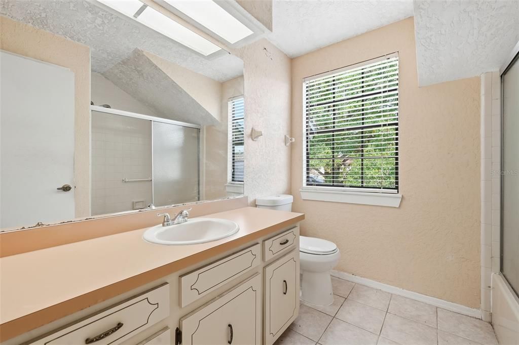 For Sale: $549,900 (4 beds, 2 baths, 2403 Square Feet)