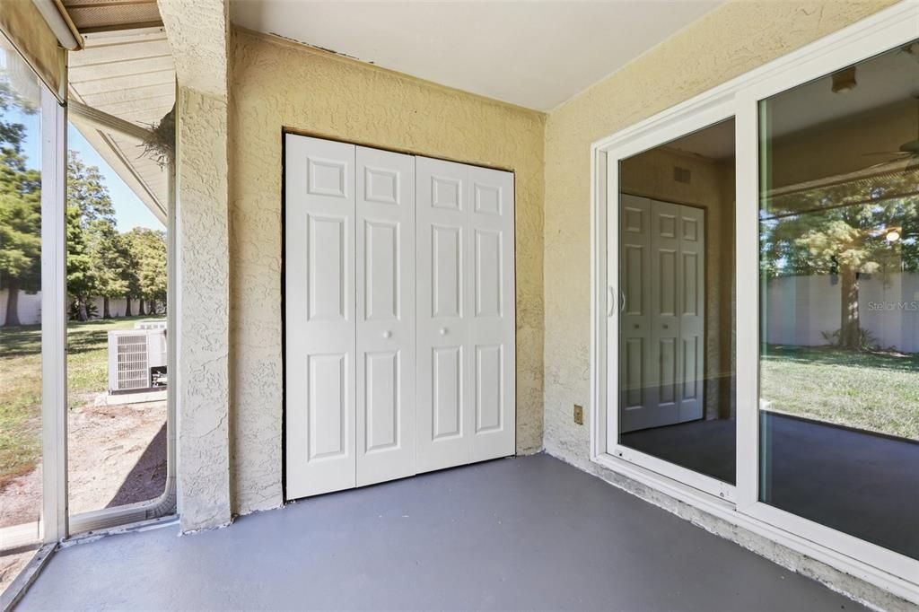 На продажу: $179,000 (2 спален, 2 ванн, 810 Квадратных фут)