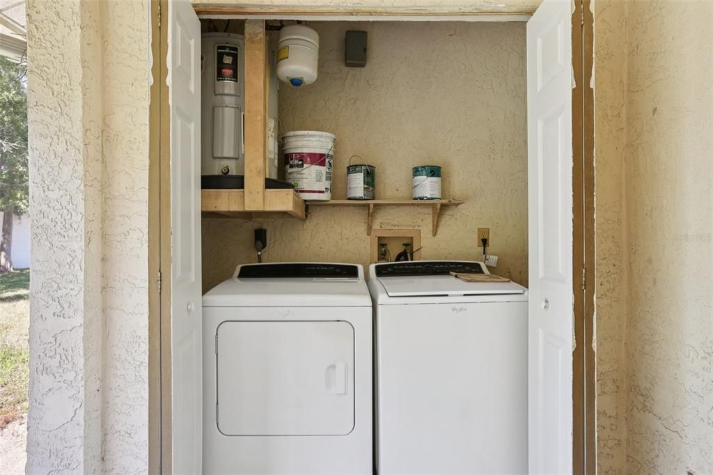 На продажу: $179,000 (2 спален, 2 ванн, 810 Квадратных фут)